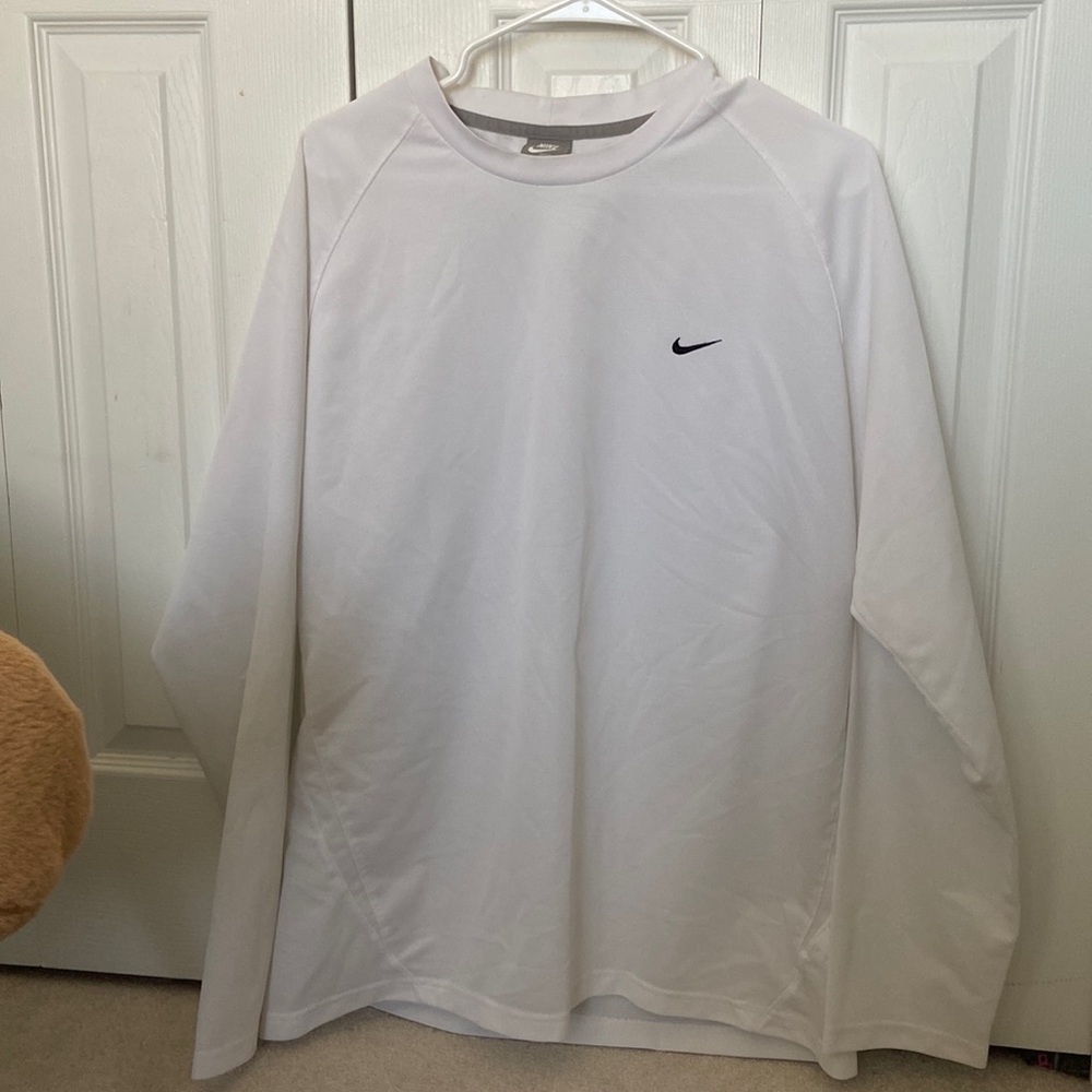 Nike men's, size large sportswear long sleeve